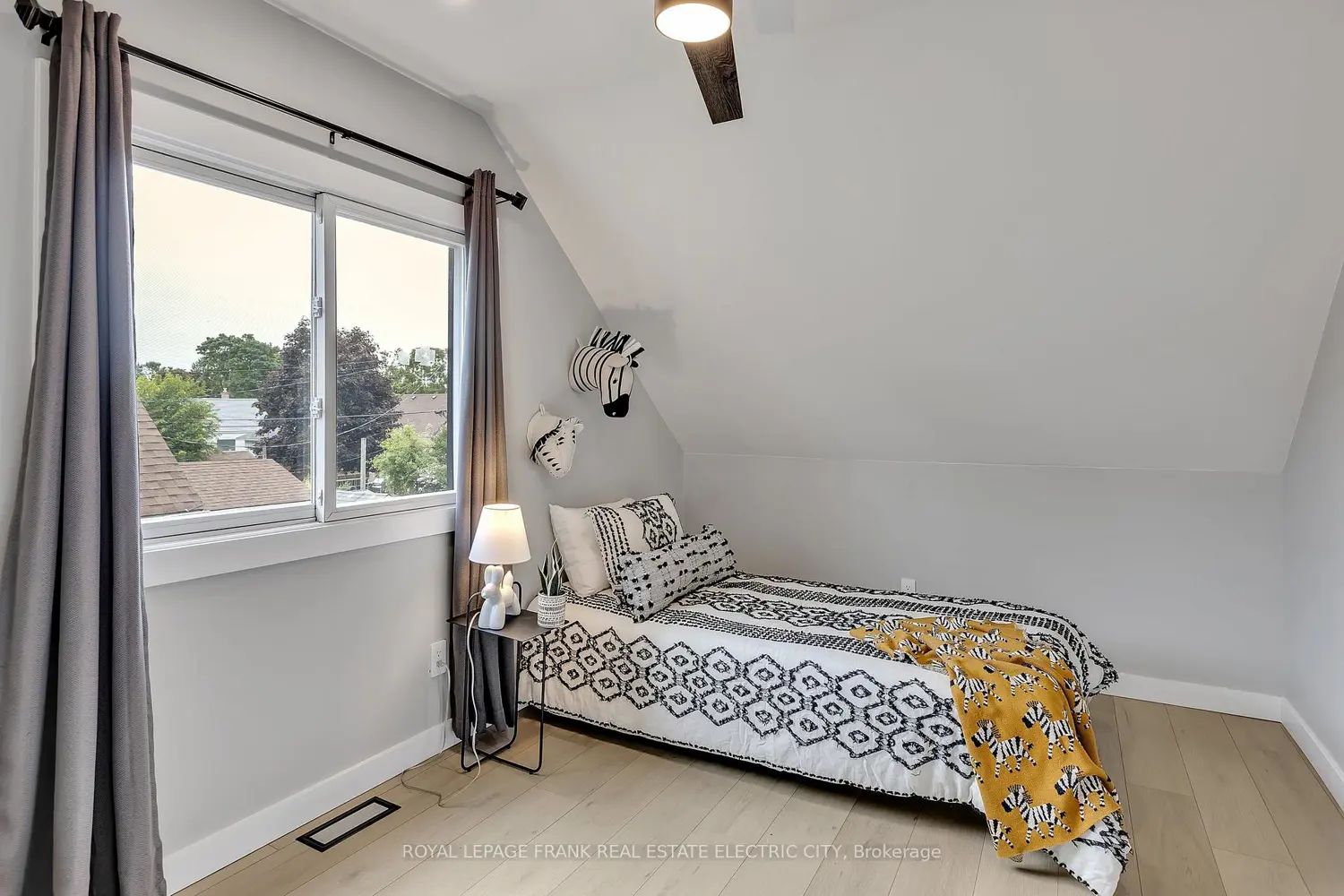 Additional image 10 of 547 Rose Avenue