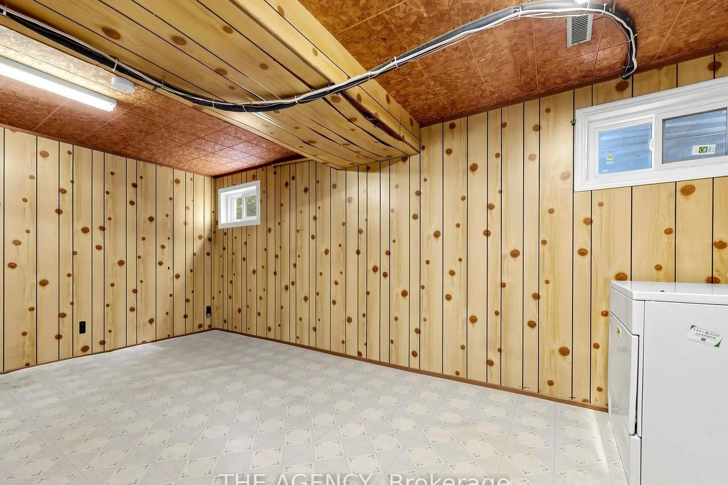 Additional image 16 of 1559 Albion Road #33