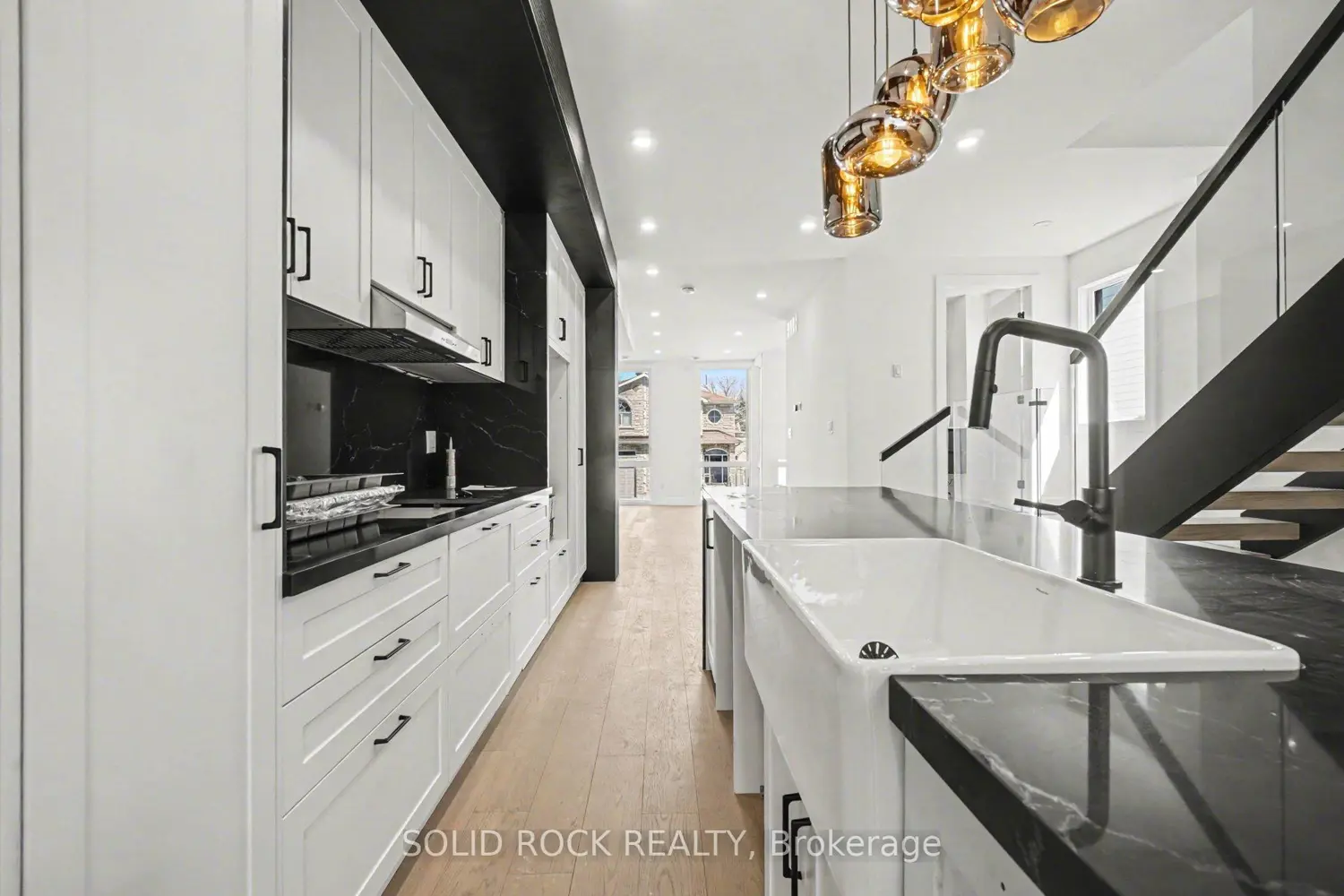 828 Alpine Avenue photo 4