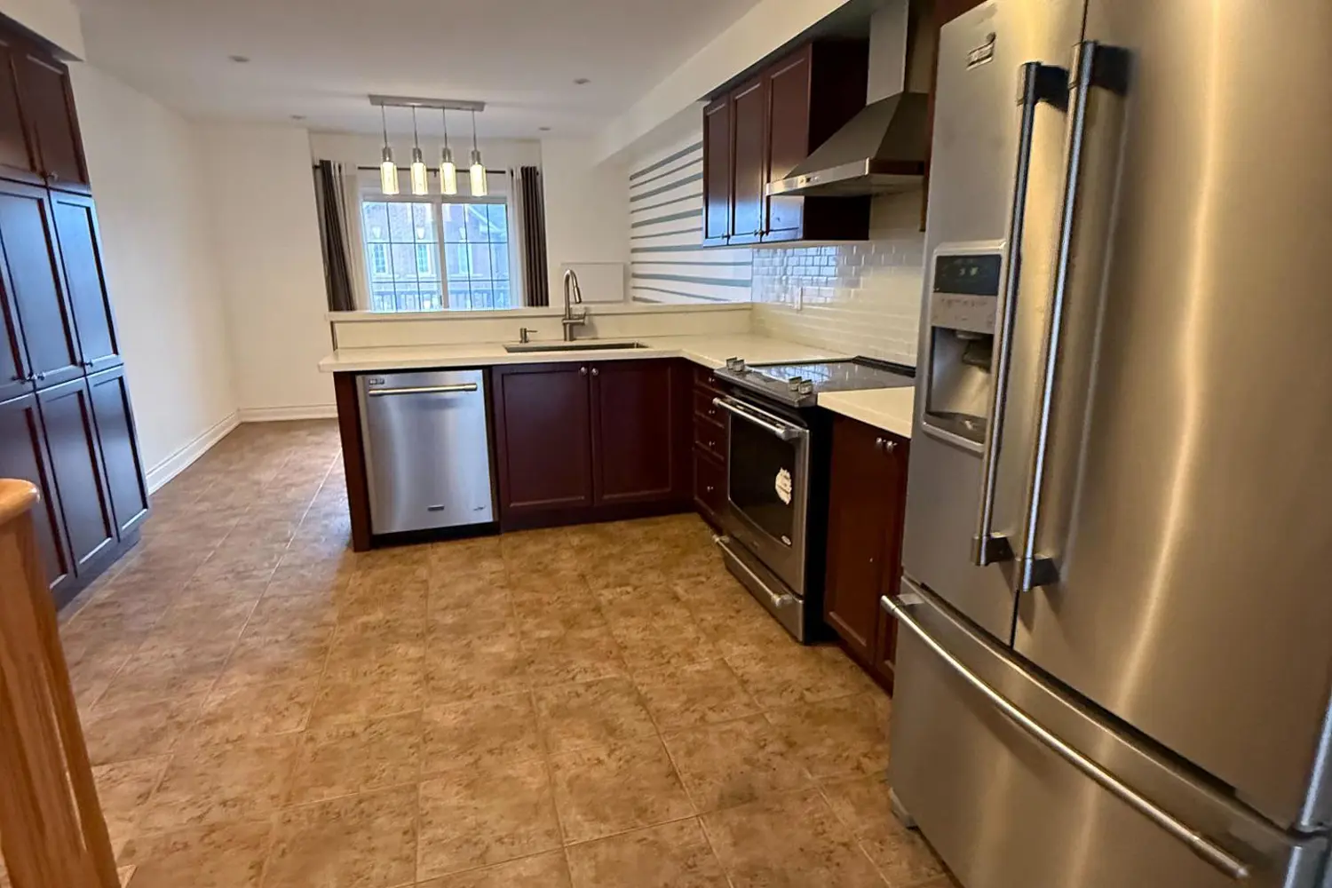 Additional image 17 of 20 Shiraz Drive