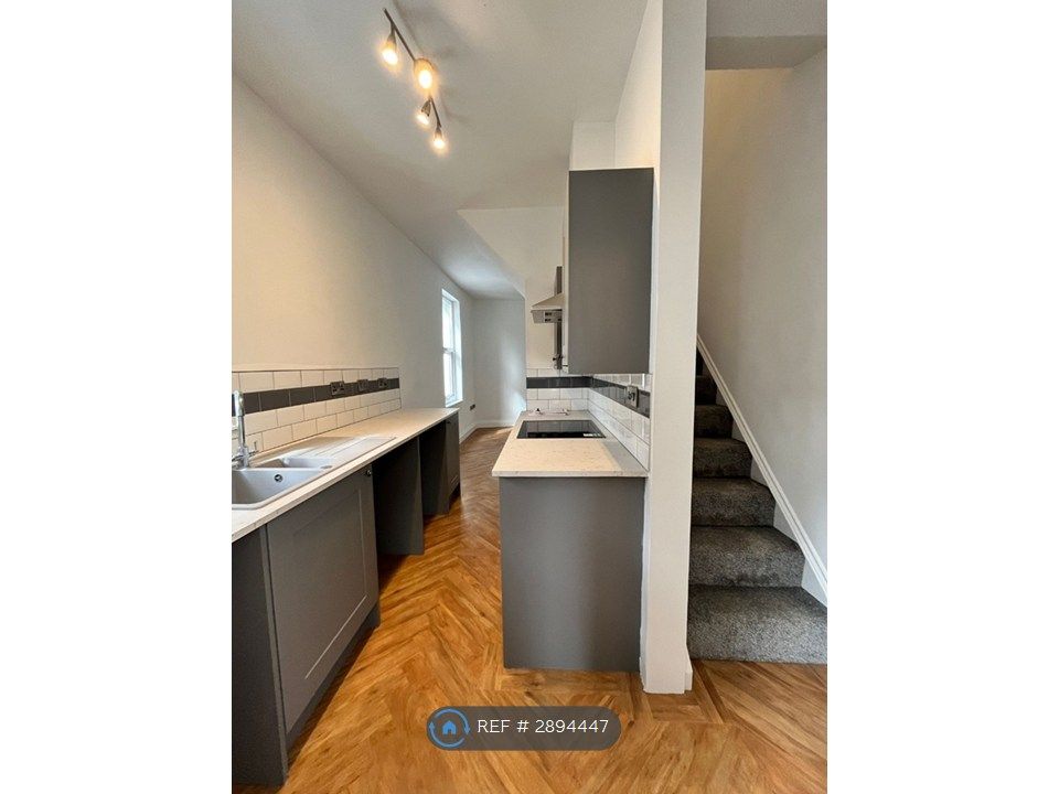 Additional image 3 of 2 bed flat to rentLemon St, Truro TR1