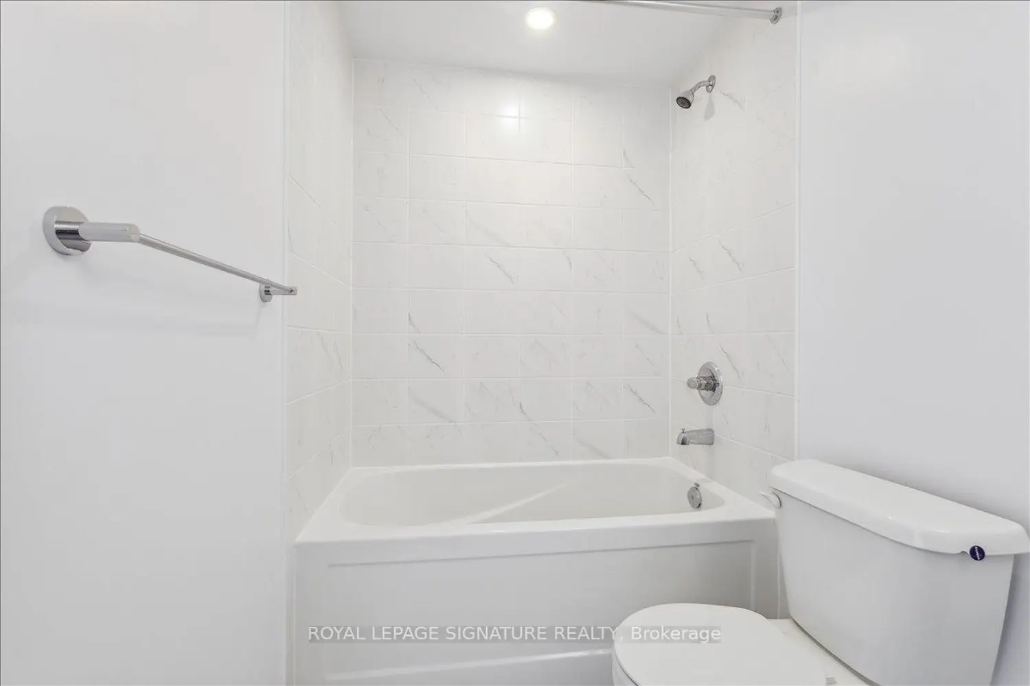 Additional image 14 of 2433 Dufferin Street 701