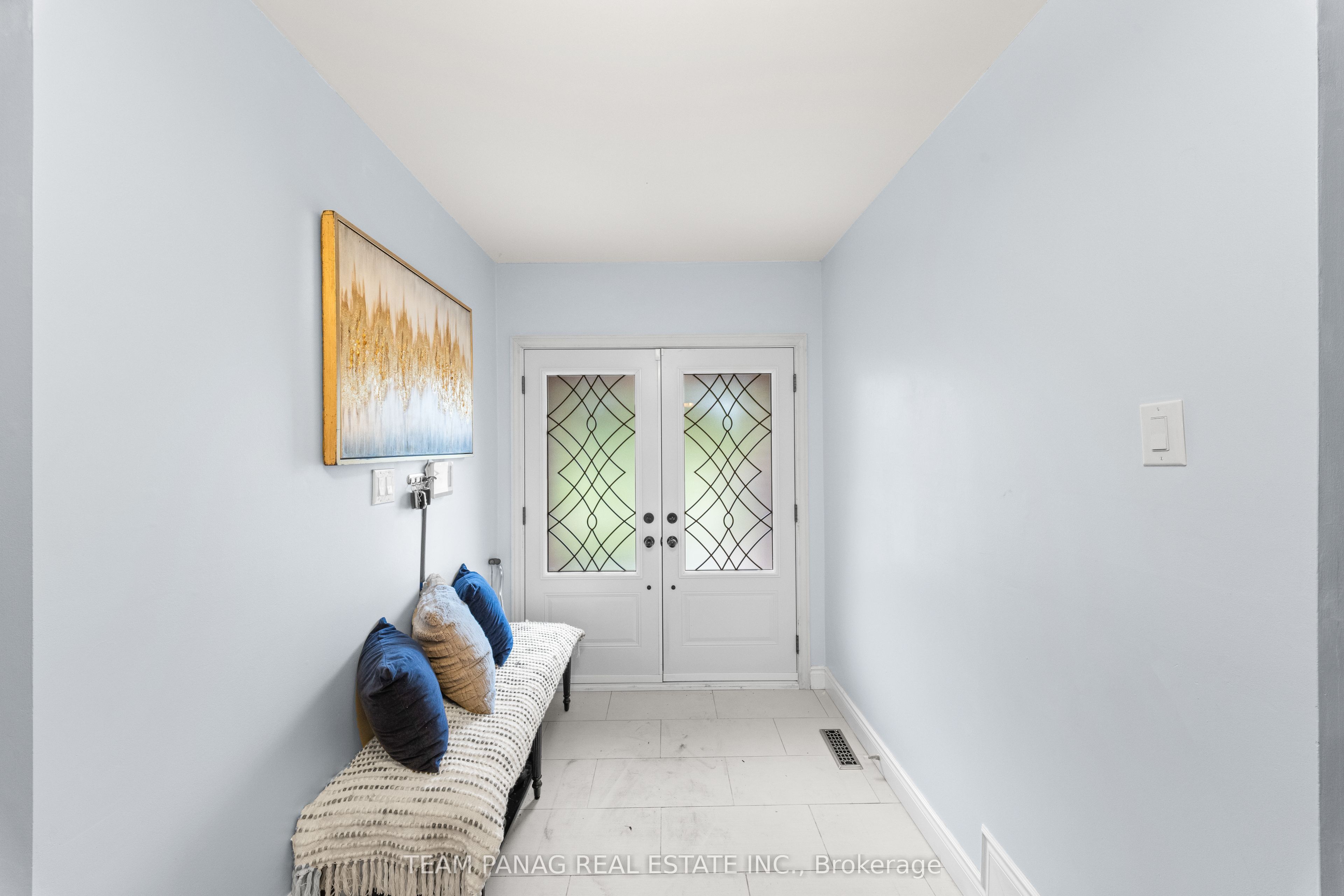 Additional image 5 of 20 Hacienda Court, Brampton, ON, L6Z 3J1
