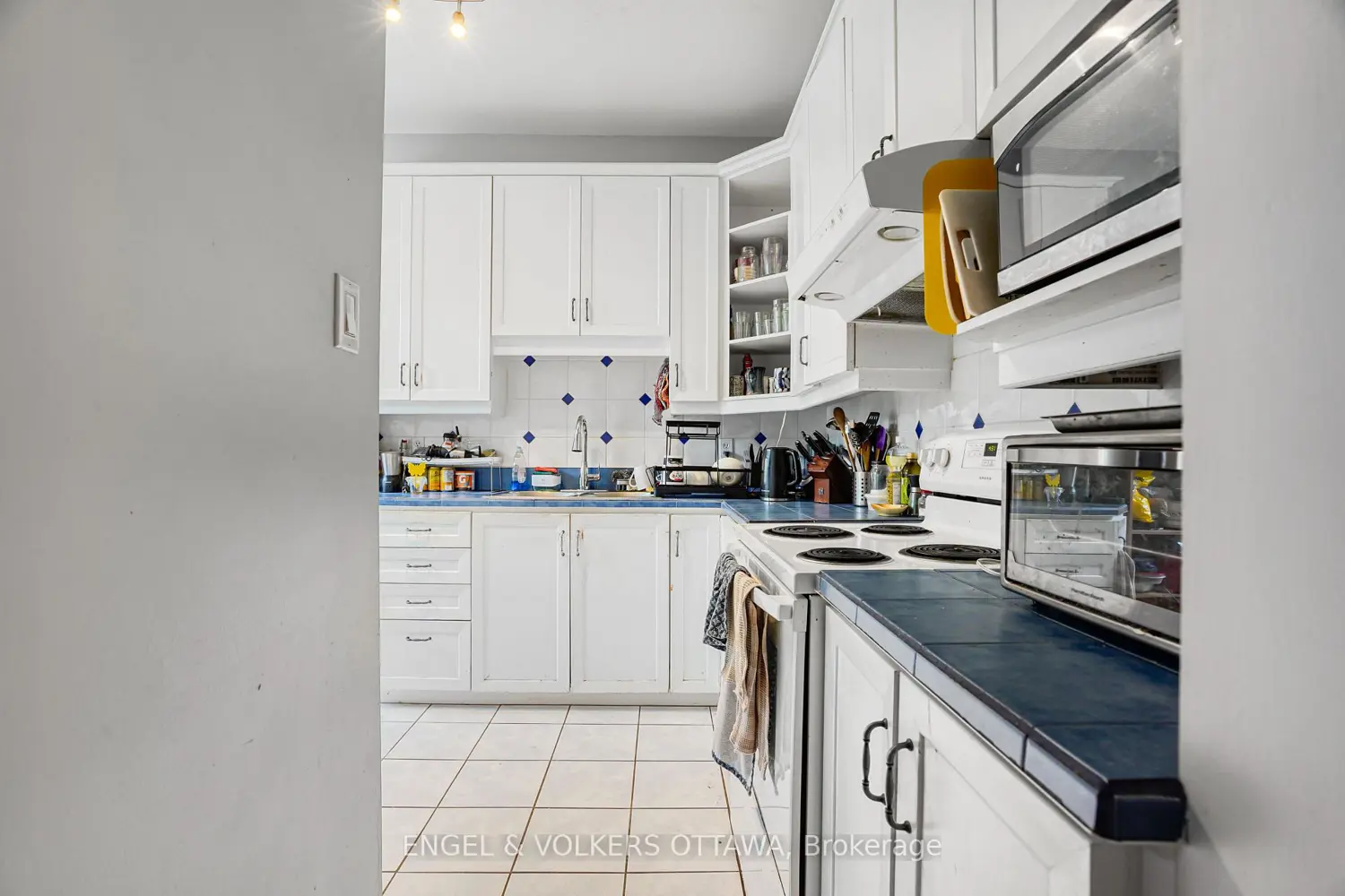 293 Somerset Street photo 3