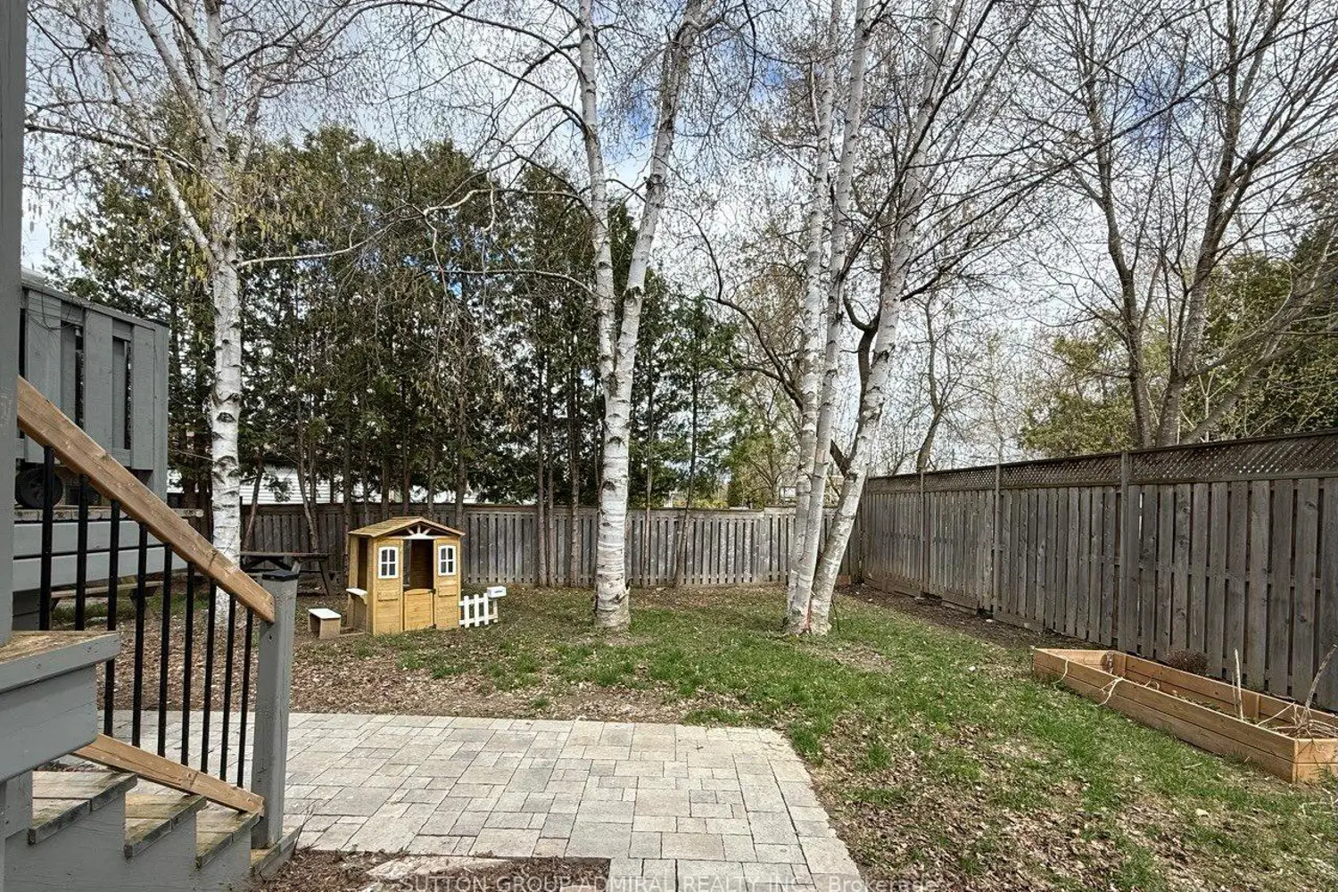 386 Irene Drive photo 4
