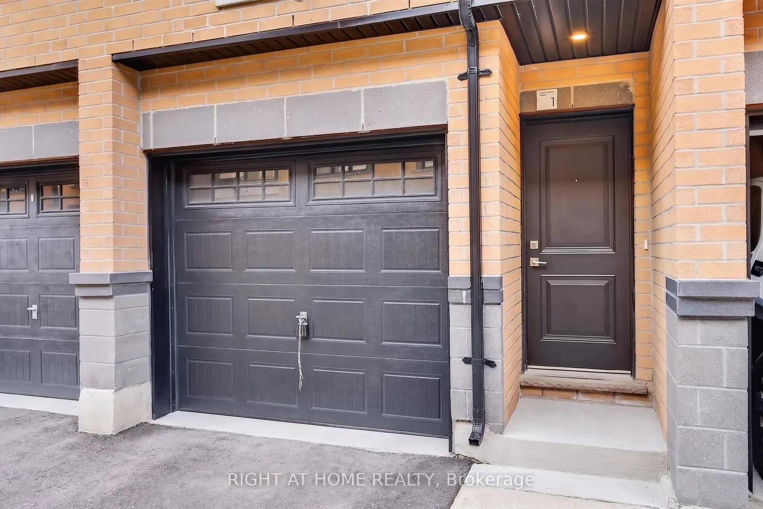 Additional image 3 of 12860 Yonge Street 1