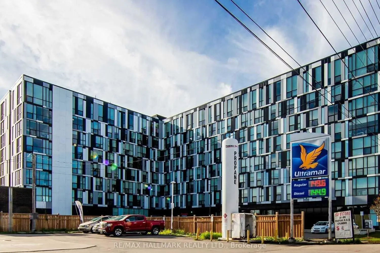 1900 Simcoe Street 436