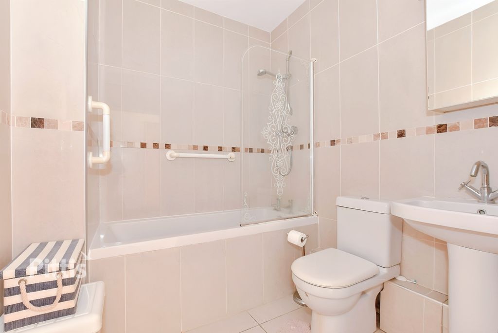 Additional image 7 of 2 bed flat to rentHigh Street, Shanklin PO37