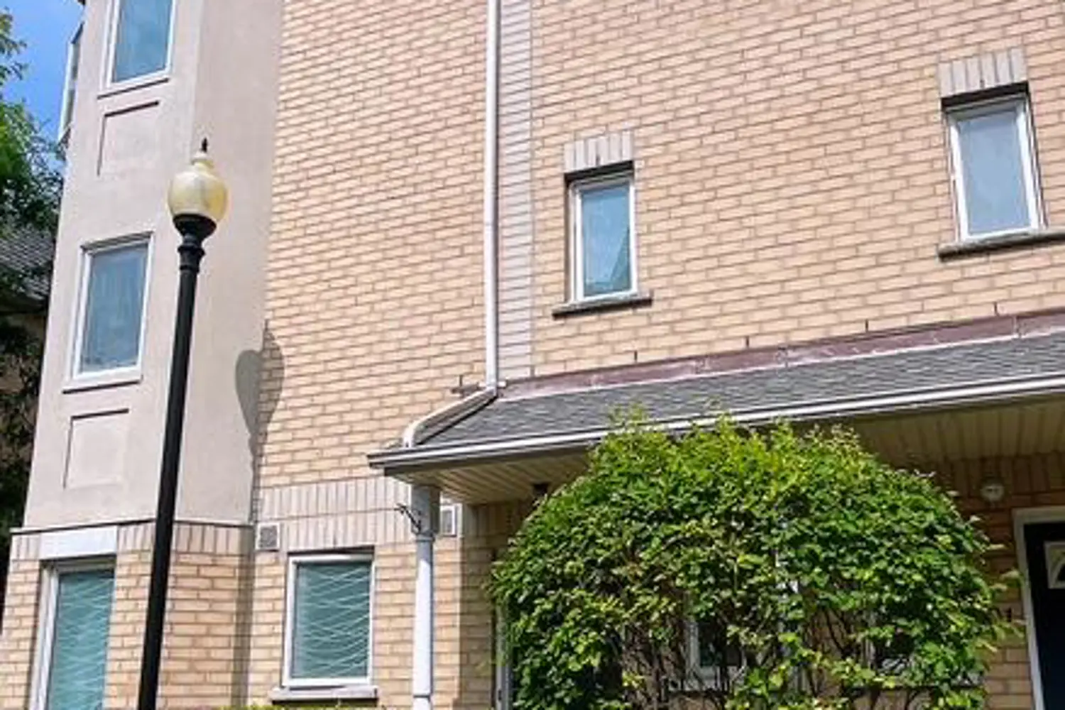 28 Rosebank Drive 1502