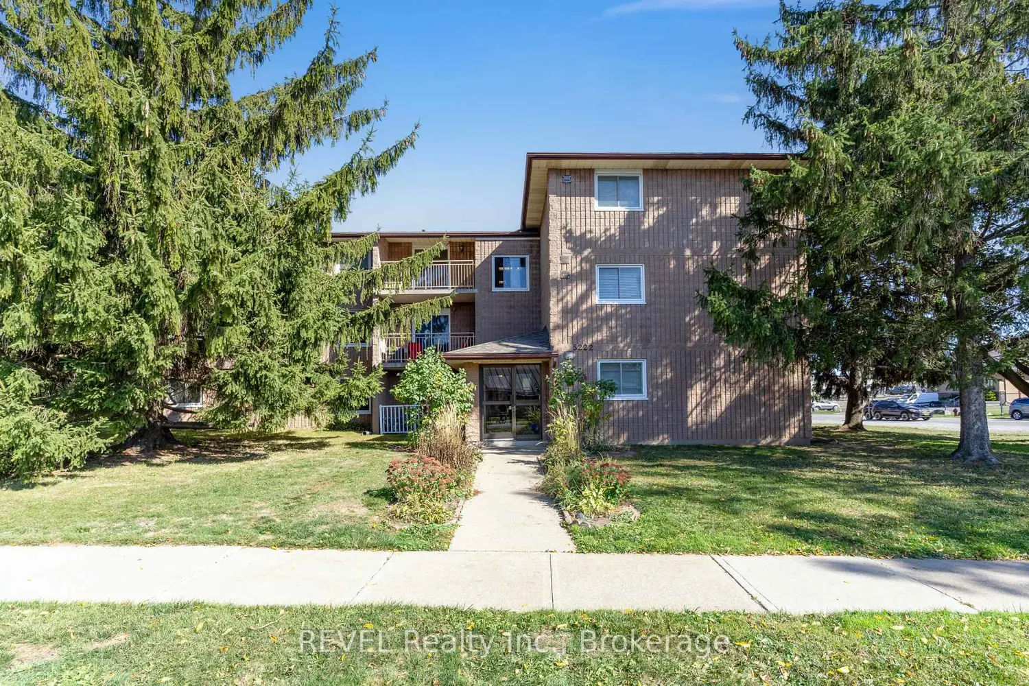 5222 Portage Road 305