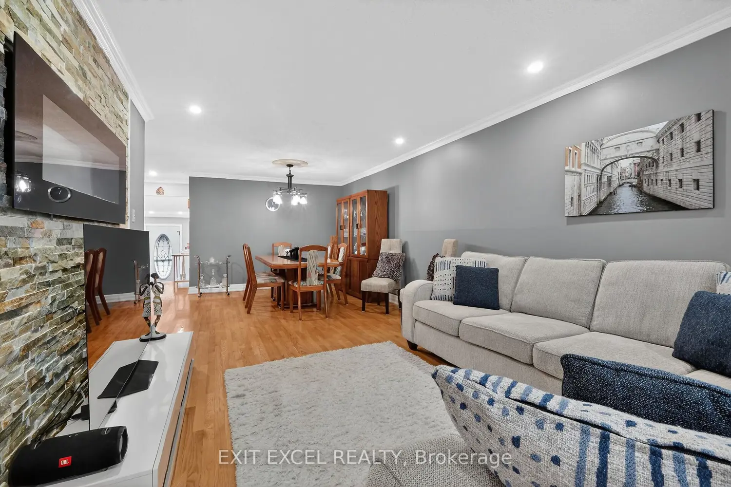 58 Fireside Crescent photo 4