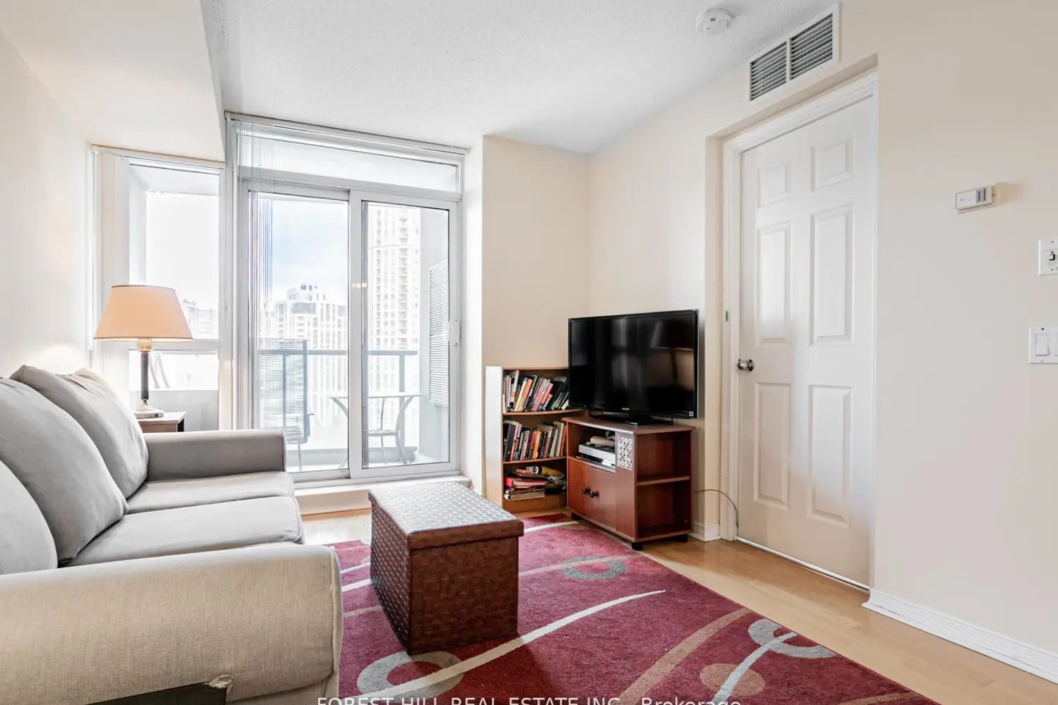 Additional image 3 of 30 Harrison Garden Boulevard 1501