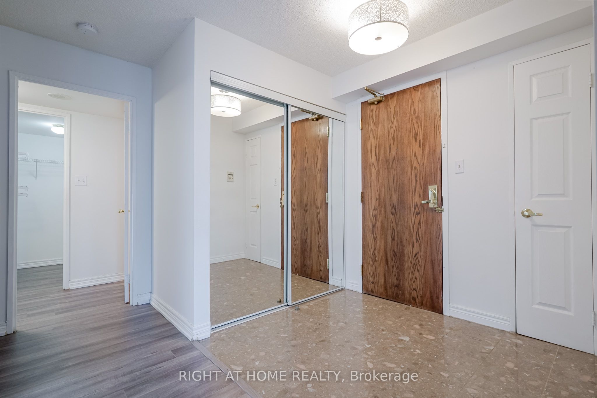 Additional image 4 of 2205-156 Enfield Place, Mississauga, ON, L5B 4L8