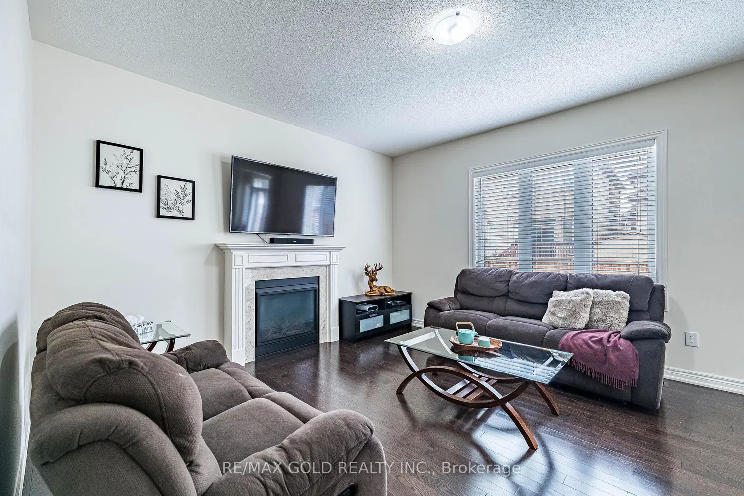 14 Lloyd Crescent photo 4