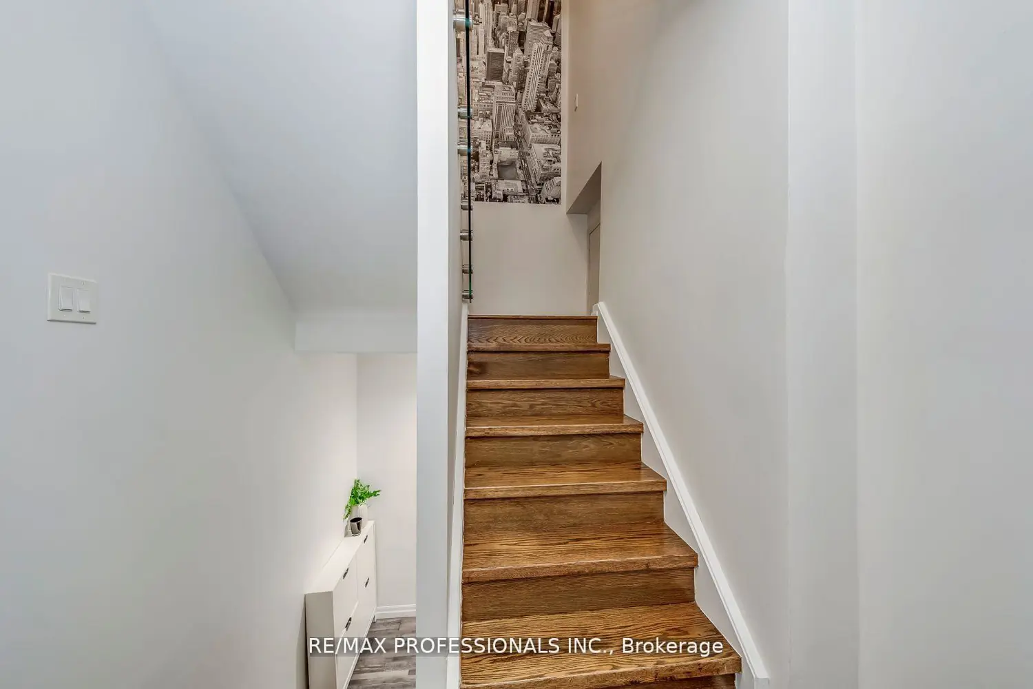 Additional image 10 of 4345 Bloor Street 51
