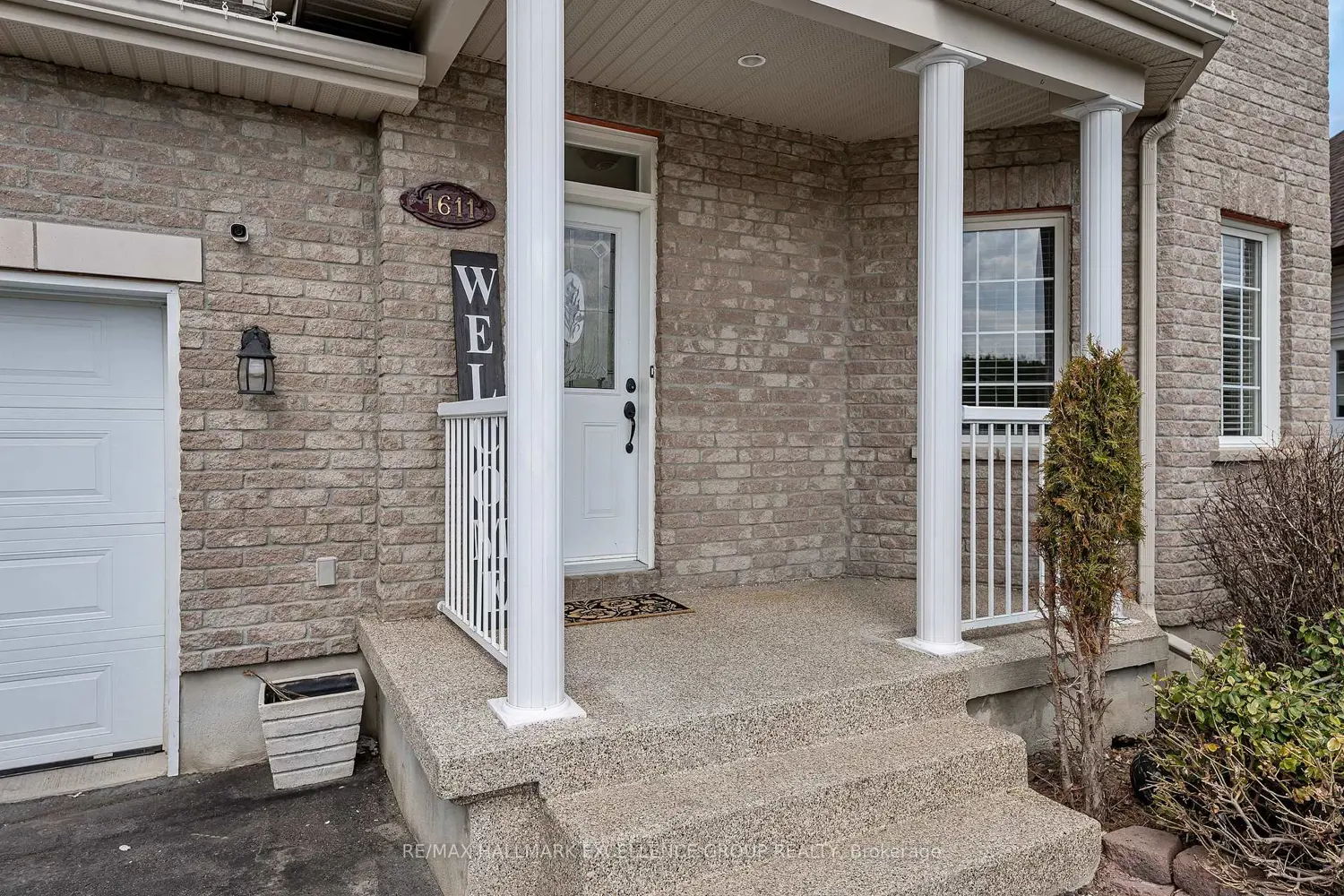 1611 Sebastien Crescent photo 2