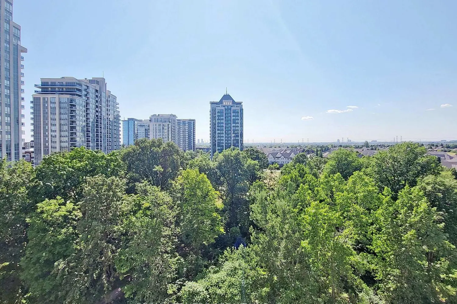 7890 Bathurst Street 2505