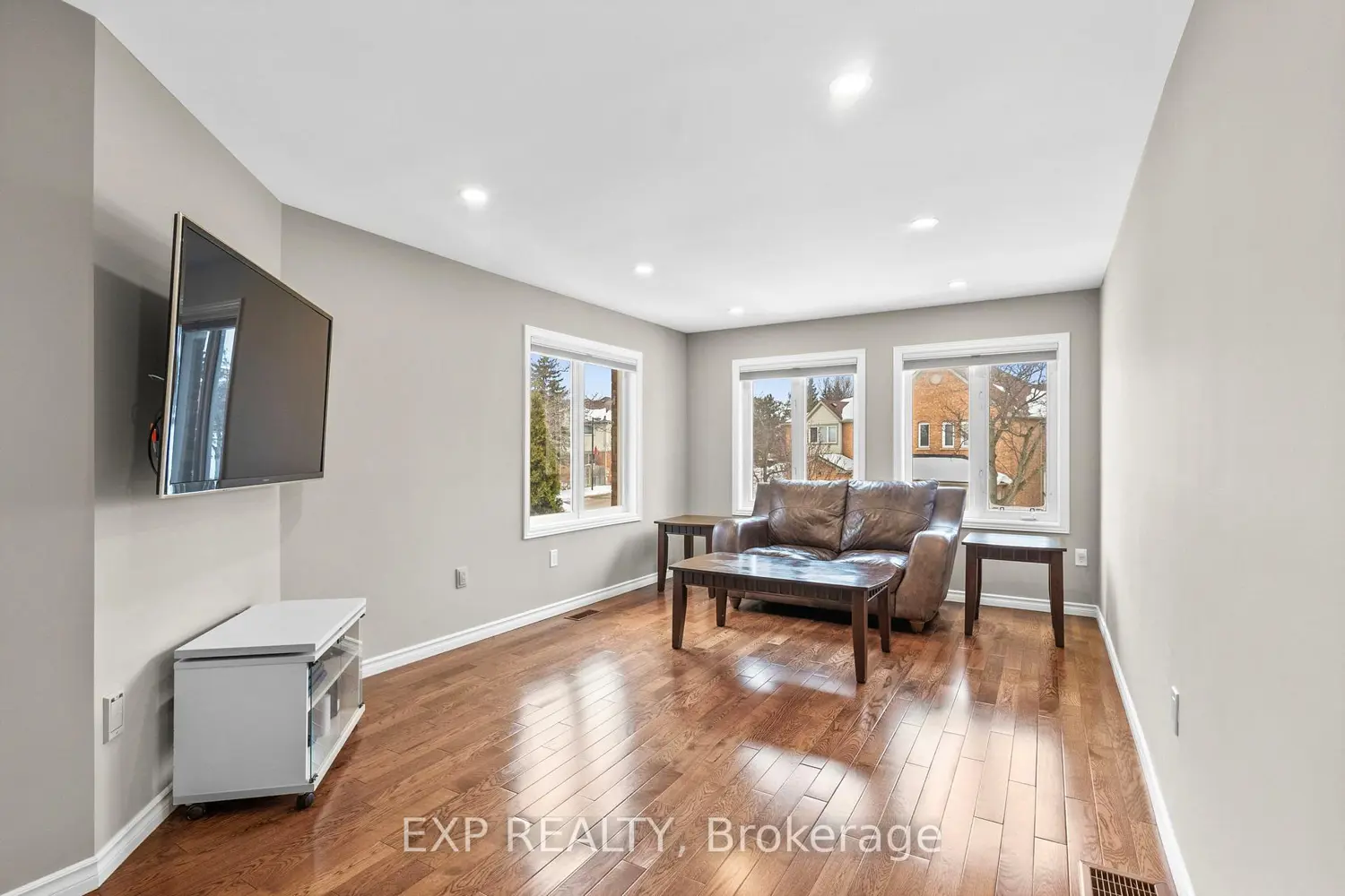 Additional image 11 of 2555 Thomas Street 70