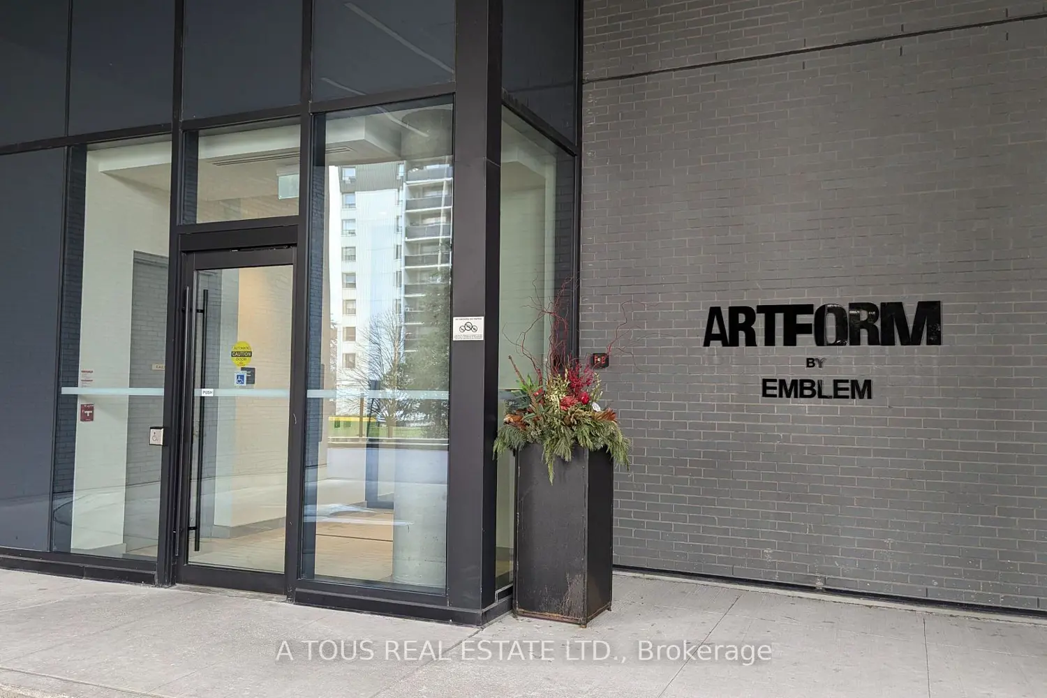 86 Dundas Street 1511