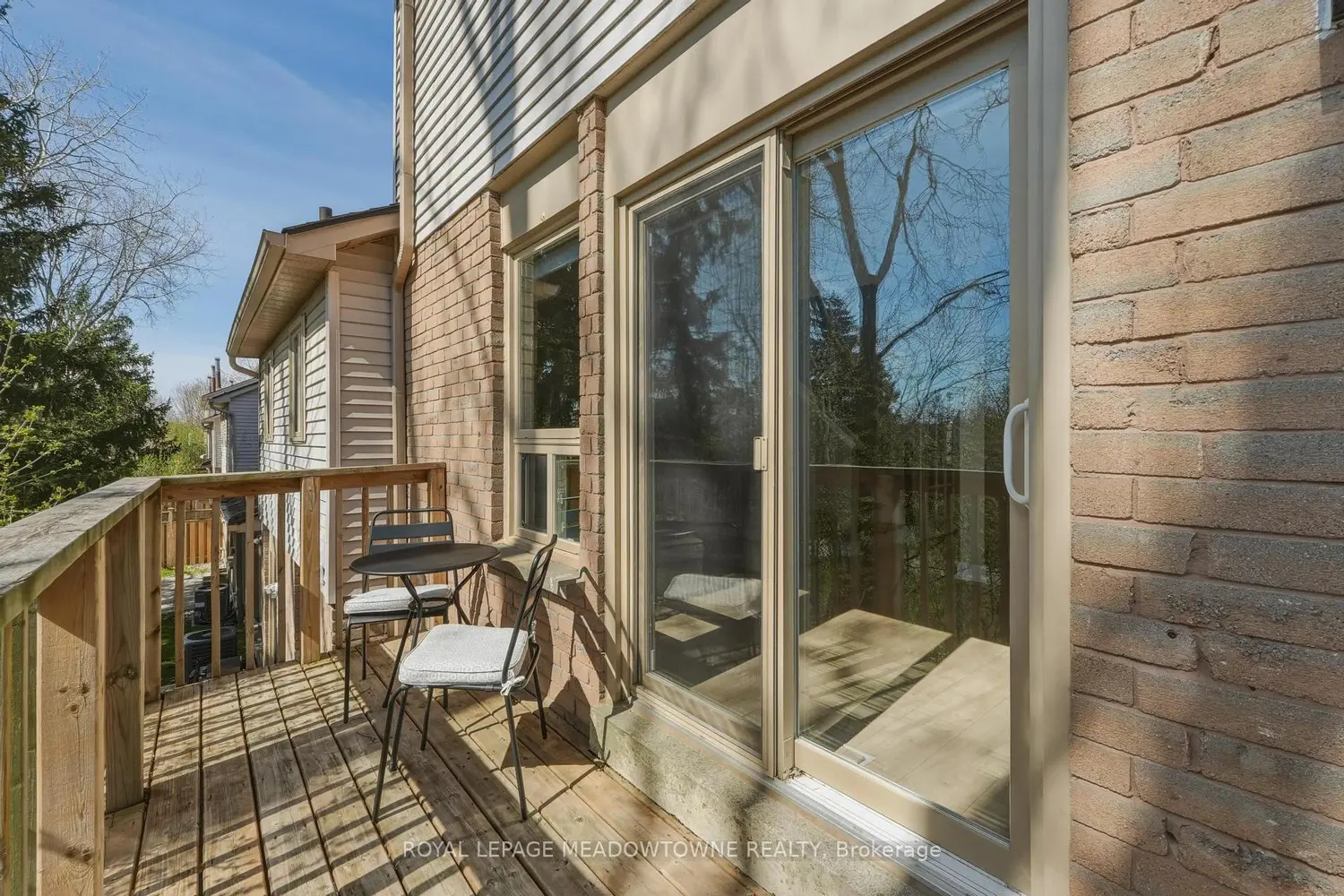 Additional image 15 of 2272 Mowat Avenue 37