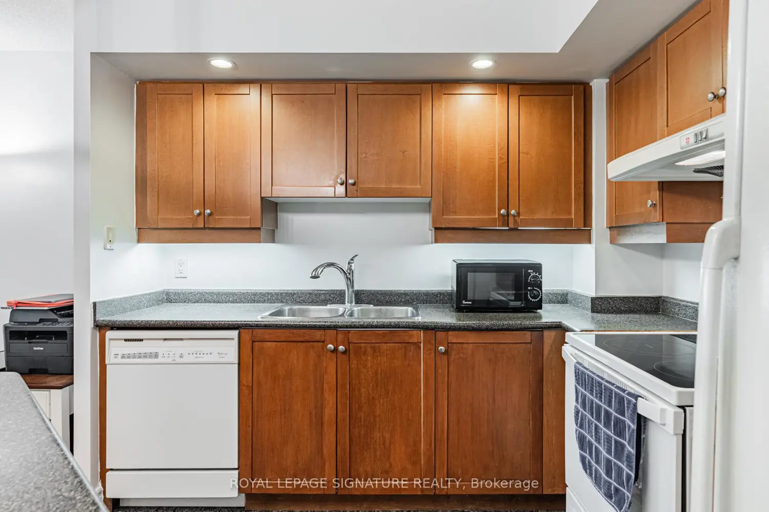 Additional image 3 of 123 Eglinton Avenue 813