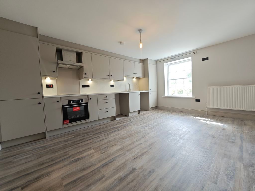 Additional image 4 of 2 bed flat to rent9 Front Street, Brampton CA8