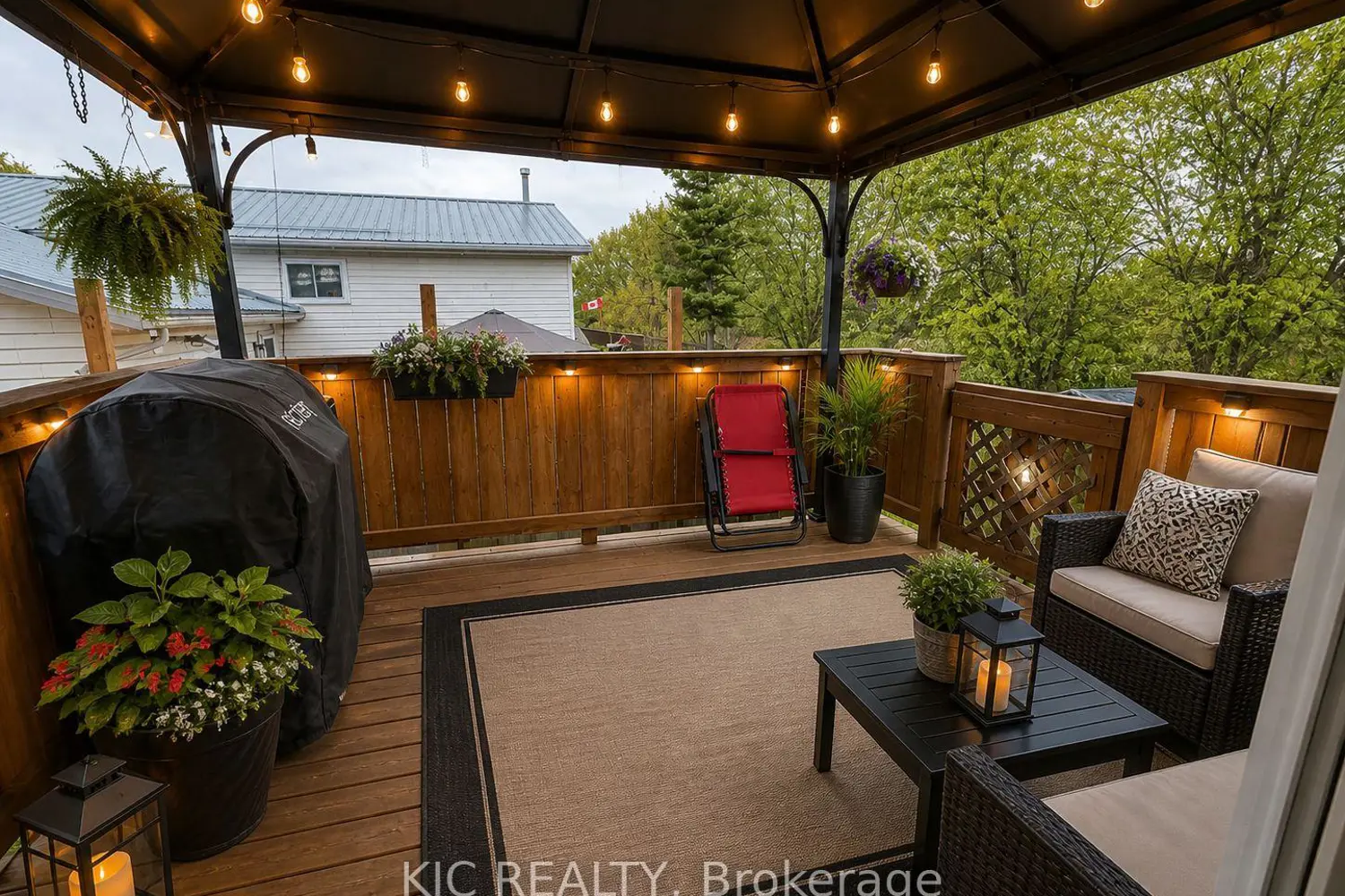 3 Creekside Drive photo 4