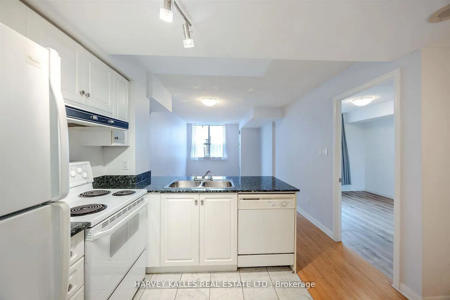 Additional image 9 of 323 Richmond Street 1405