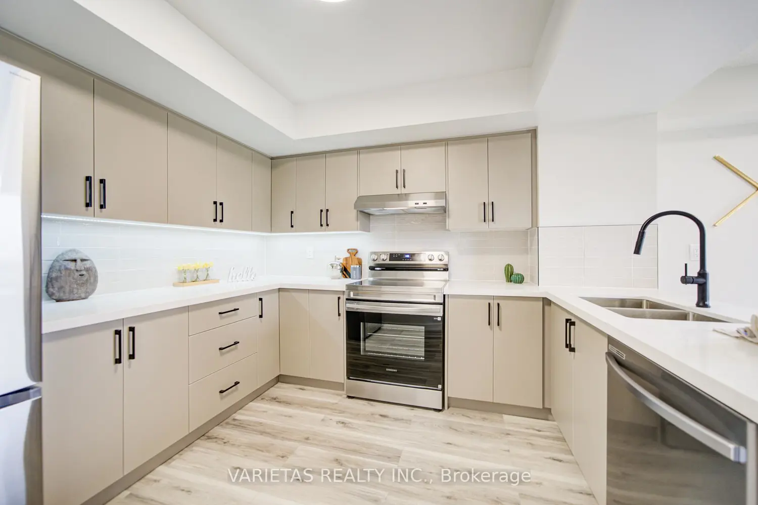 Additional image 6 of 45 Kingsbridge Garden Circle 702