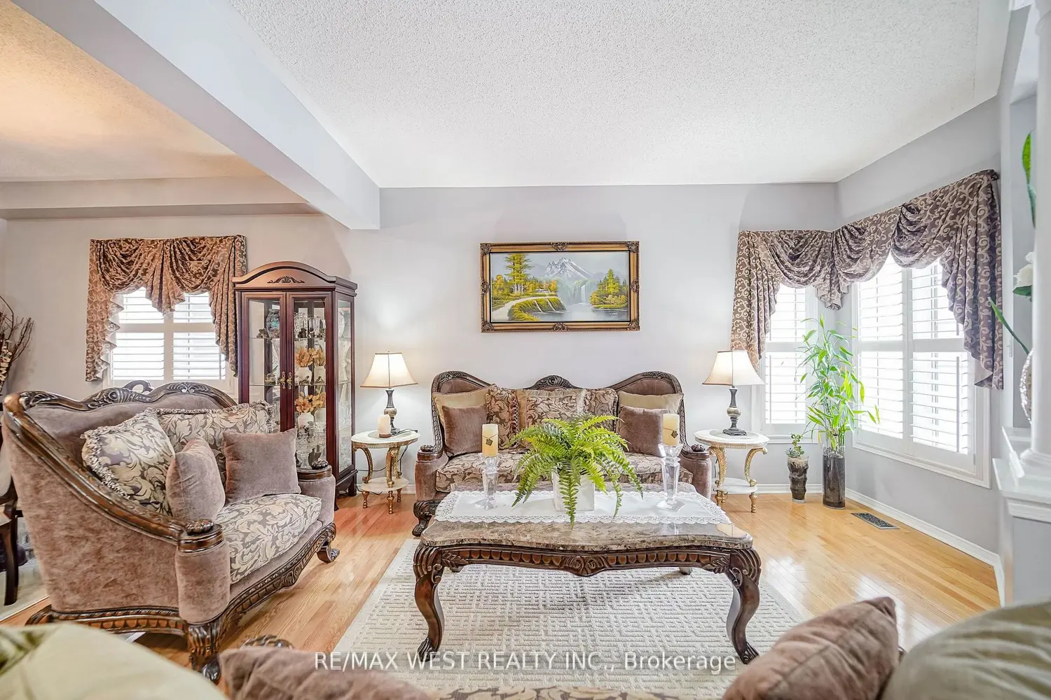 38 Bottlebrush Drive photo 2