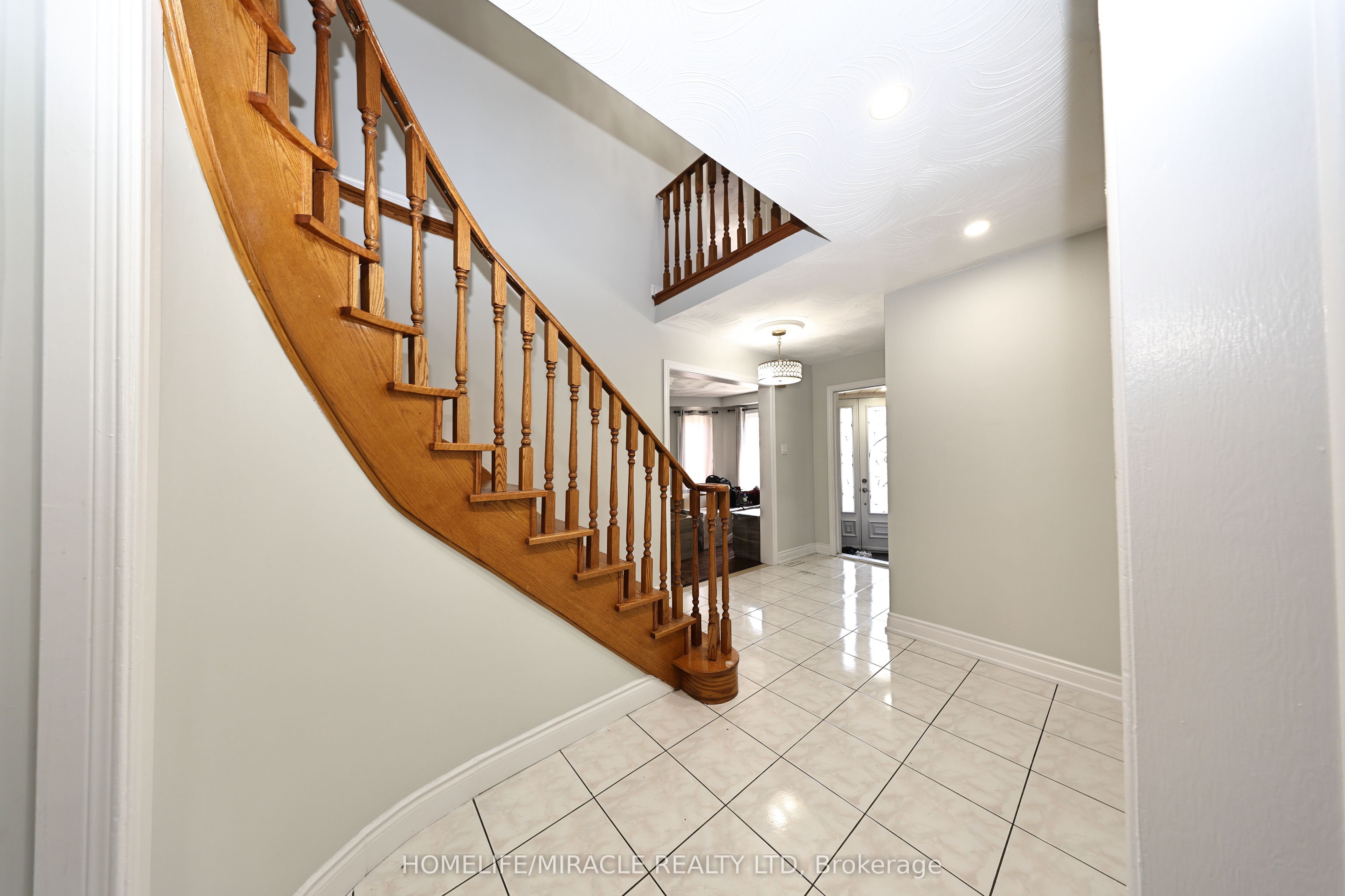 Additional image 5 of 35 Kirk Drive, Brampton, ON, L6X 4E6