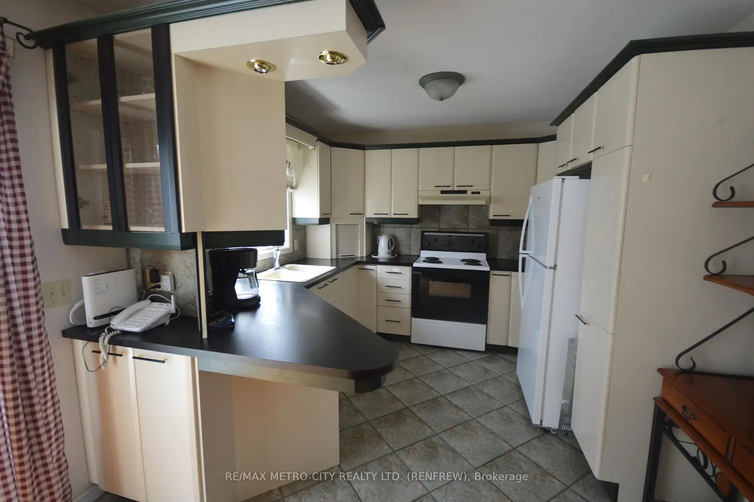 Additional image 4 of 225 Vanier Crescent