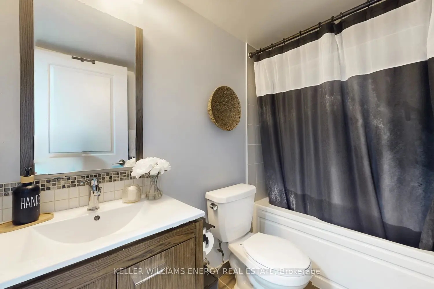 Additional image 14 of 30 Meadowglen Place 617