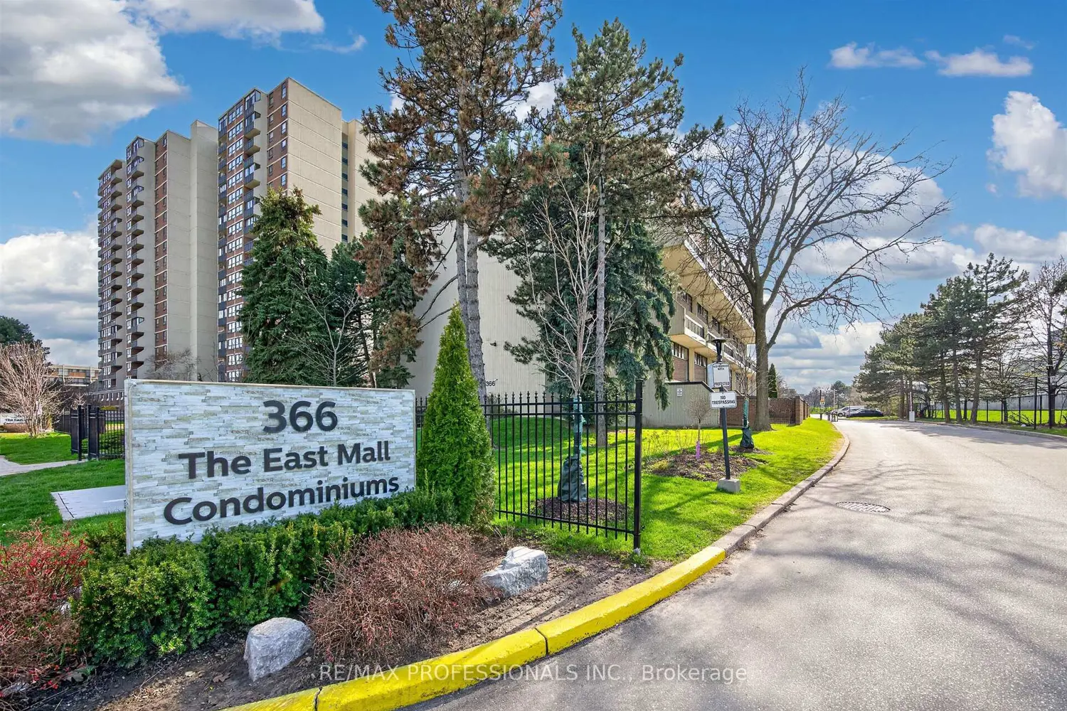 366 The East Mall 209