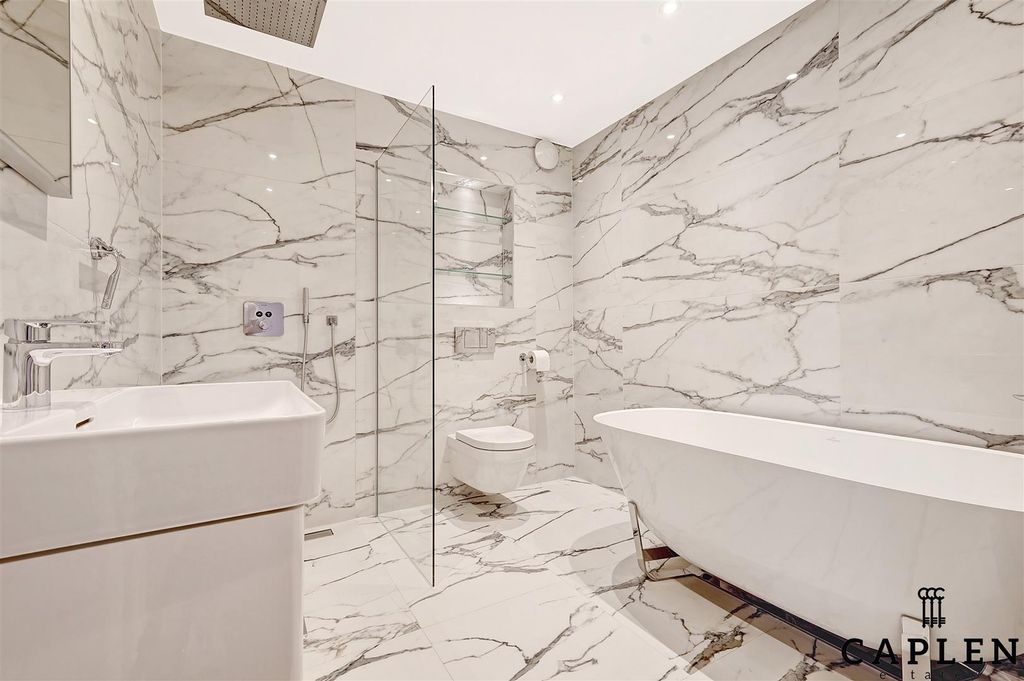Additional image 6 of 3 bed flat to rentManor Road, Chigwell IG7