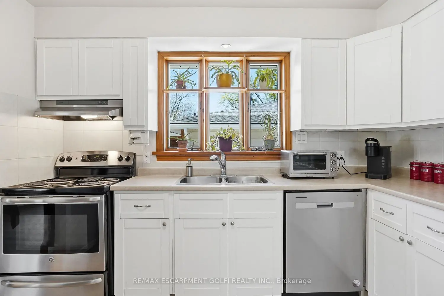 Additional image 8 of 13 Fallingbrook Drive