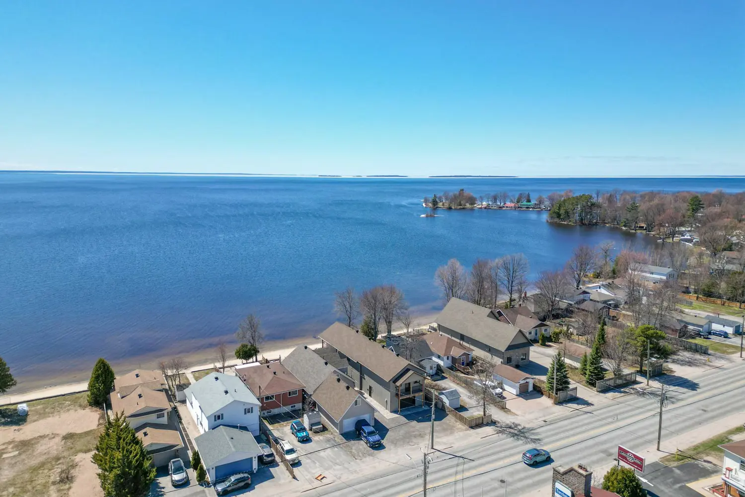 Additional image 10 of 715 Lakeshore Drive