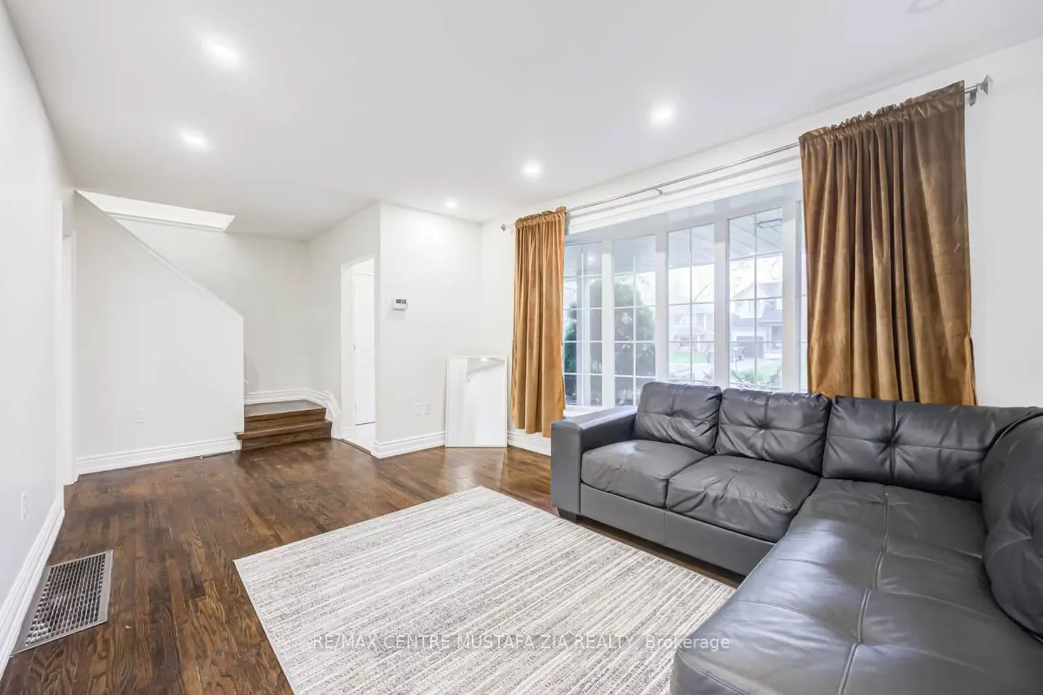 Additional image 6 of 561 Wingrove Crescent