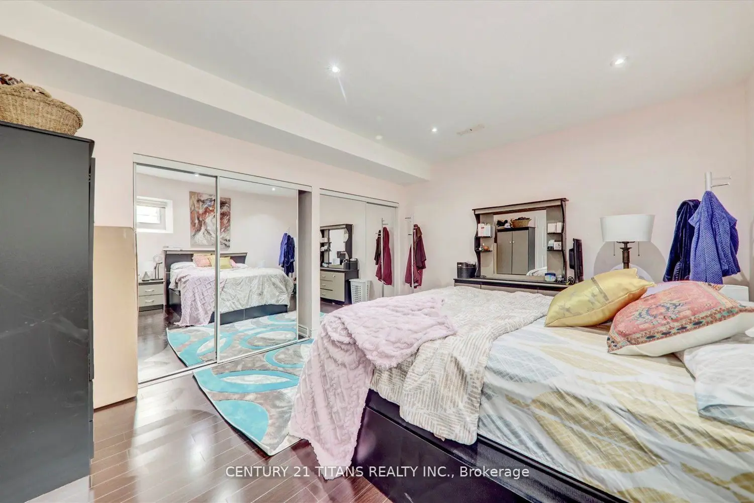 Additional image 14 of 577 Royalpark Way