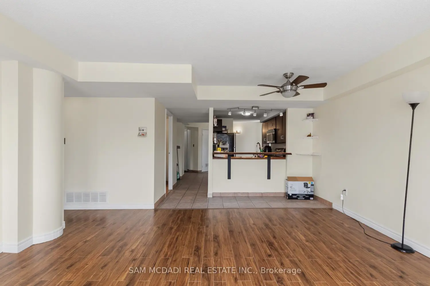 Additional image 11 of 400 York Boulevard 201