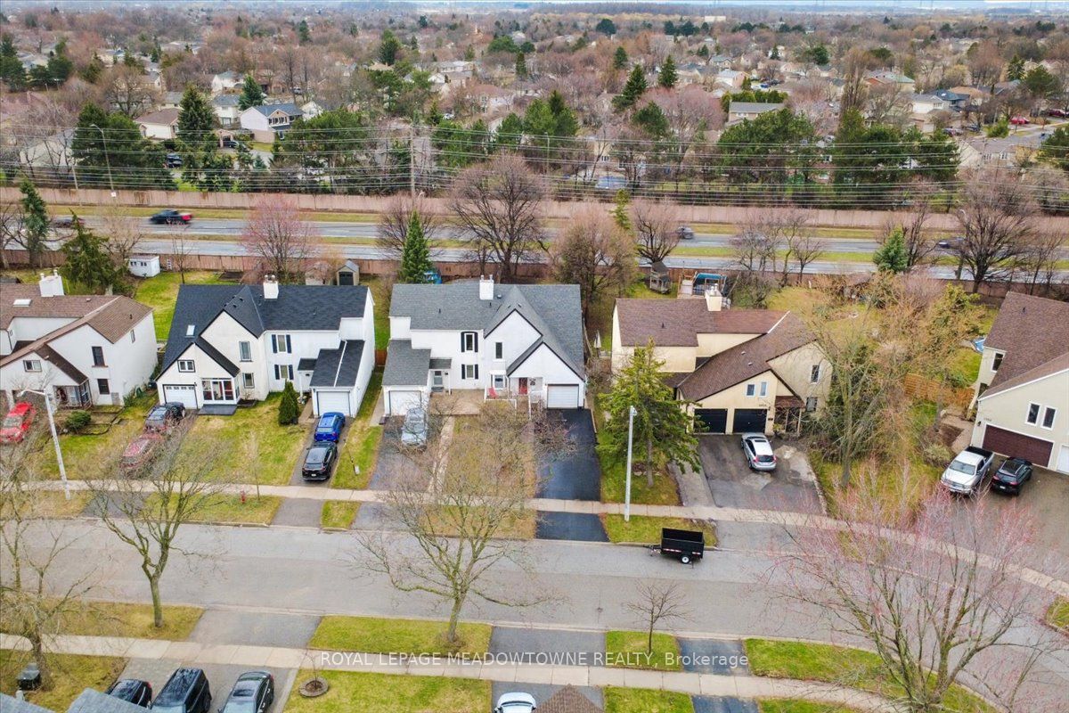 Additional image 2 of 2945 Nipiwin Drive, Mississauga, ON, L5N 1Y1