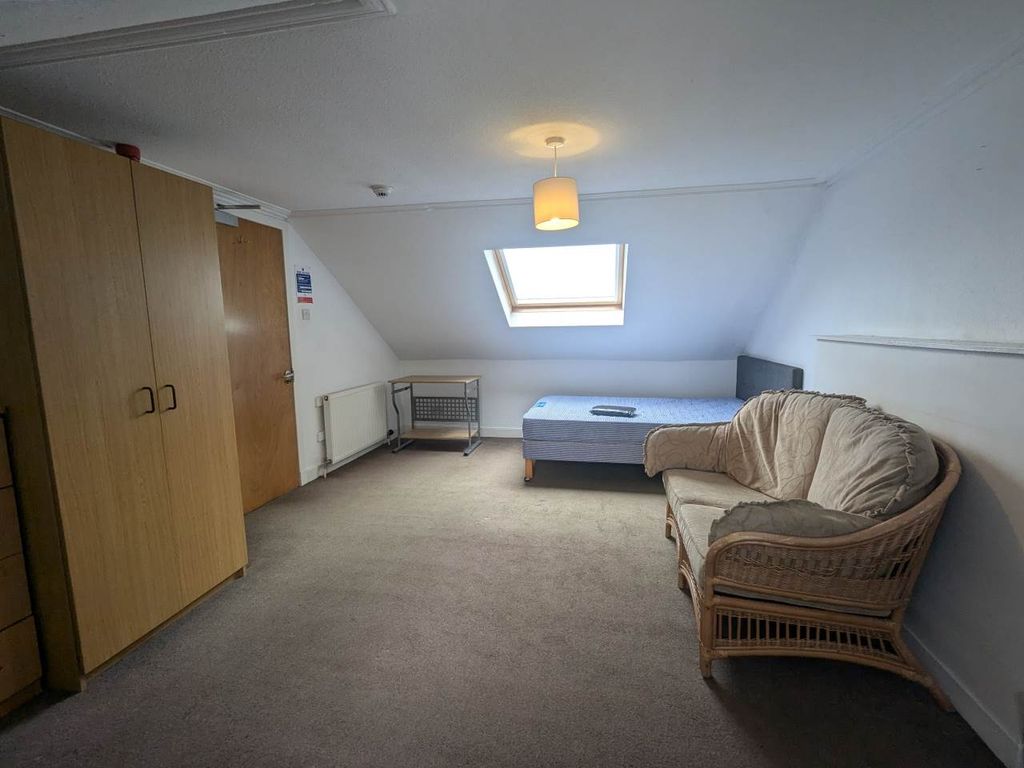 Additional image 14 of 4 bed shared accommodation to rentBank Street, Dundee DD1
