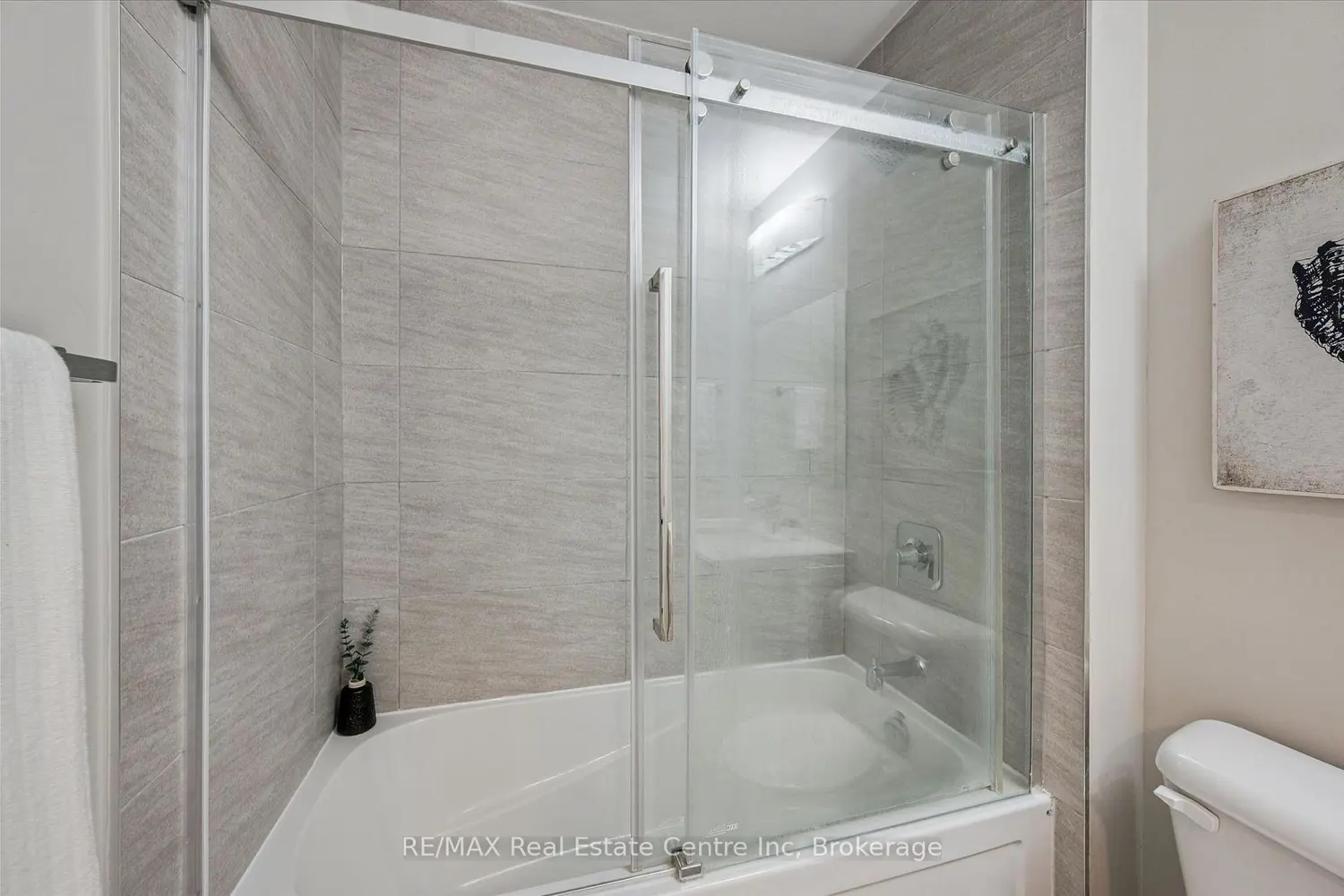 Additional image 9 of 108 Garment Street 1209