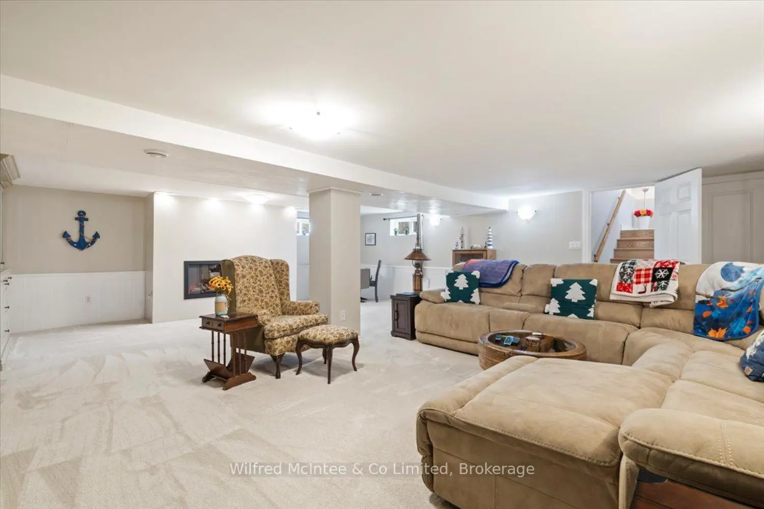 Additional image 4 of 21571 Grey Road 16