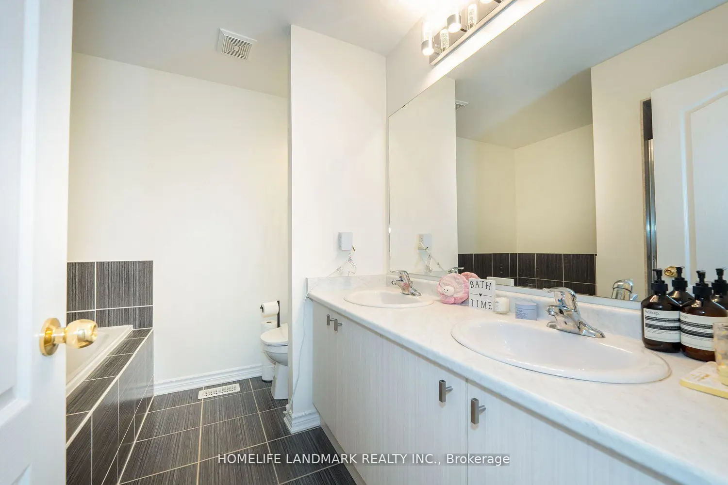 Additional image 9 of 8777 Dufferin Street 51