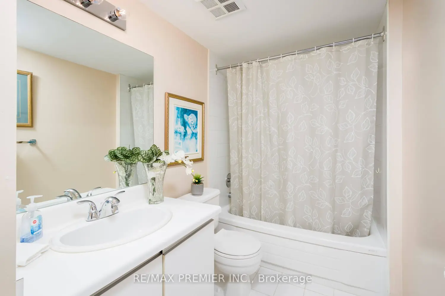 Additional image 12 of 7440 Bathurst Street 1614