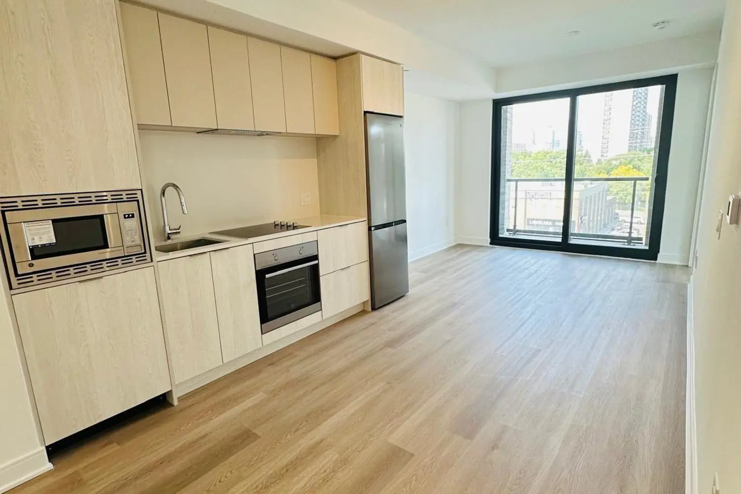 Additional image 16 of 86 Dundas Street 409