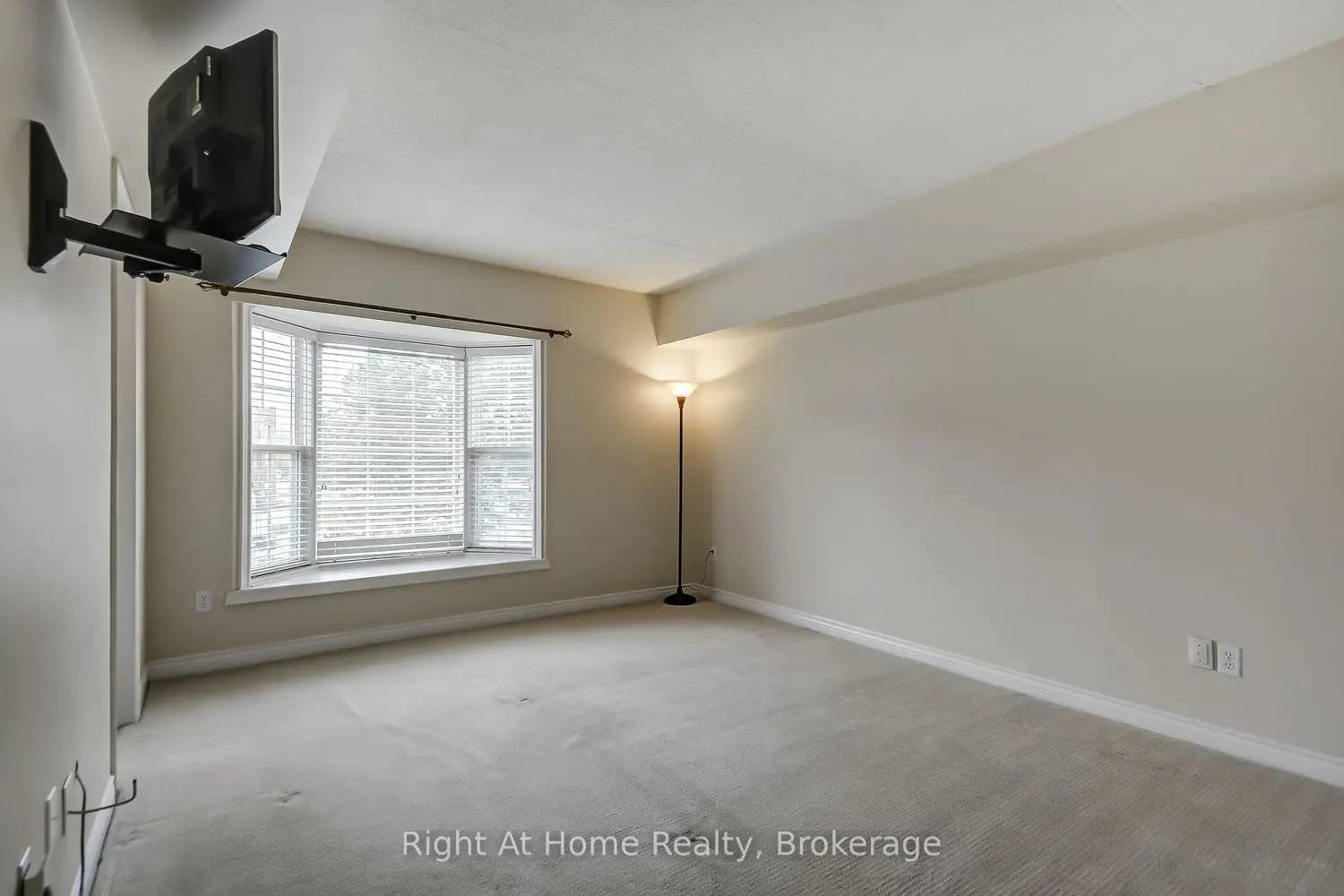 Additional image 14 of 4005 Kilmer Drive 212