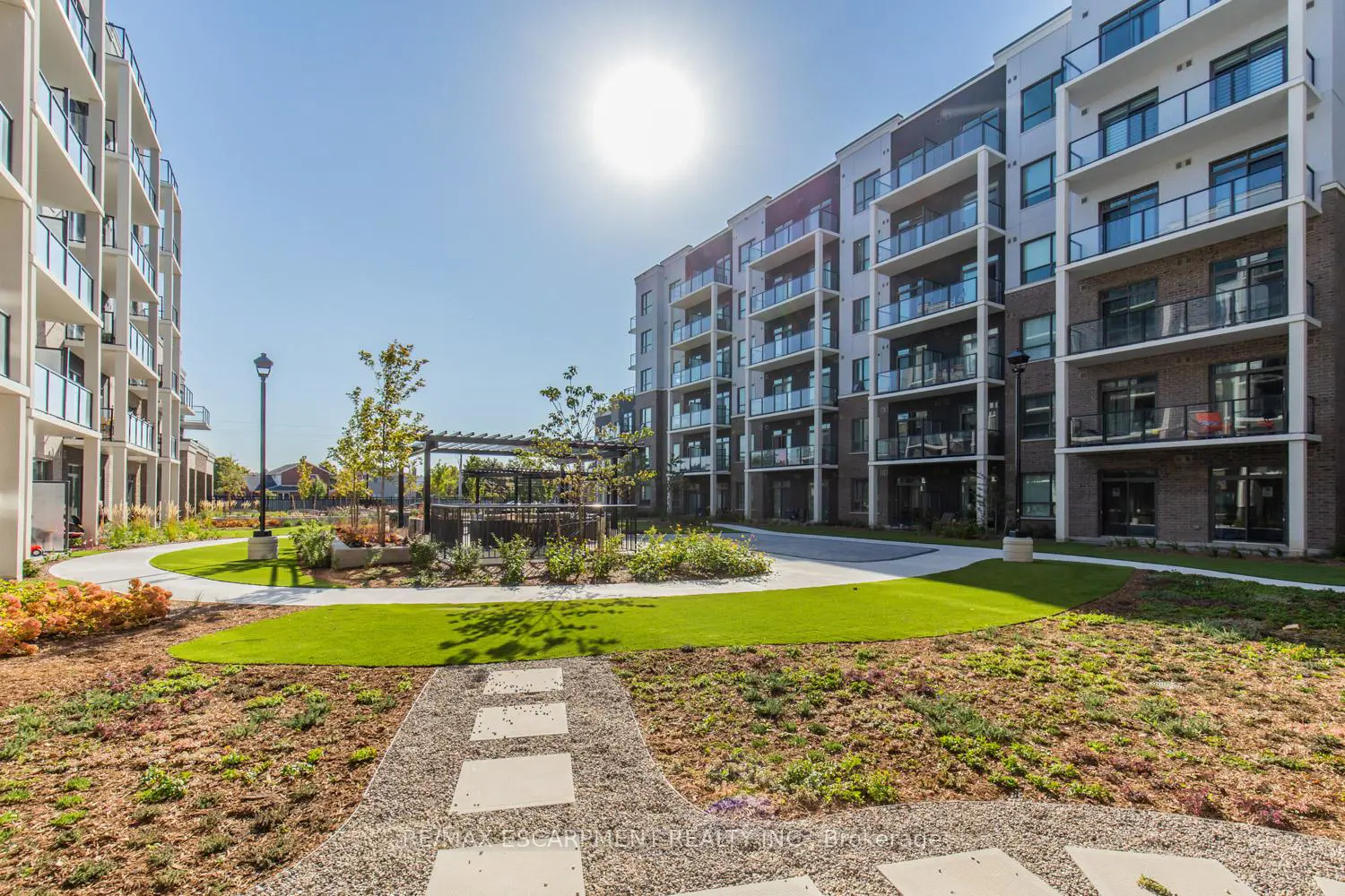 Additional image 18 of 5055 Greenlane Road 611