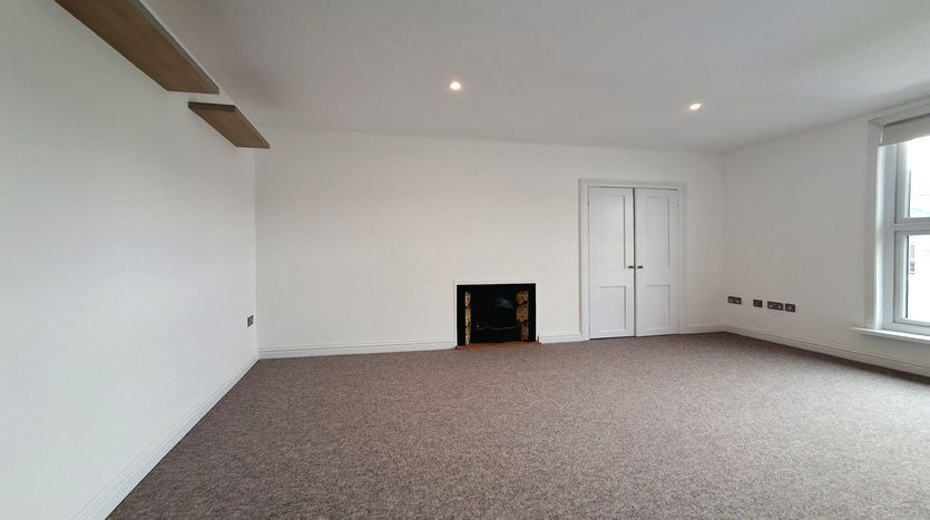 Additional image 2 of 1 bed flat to rentFlat 2 - Fore Street, Hayle TR27